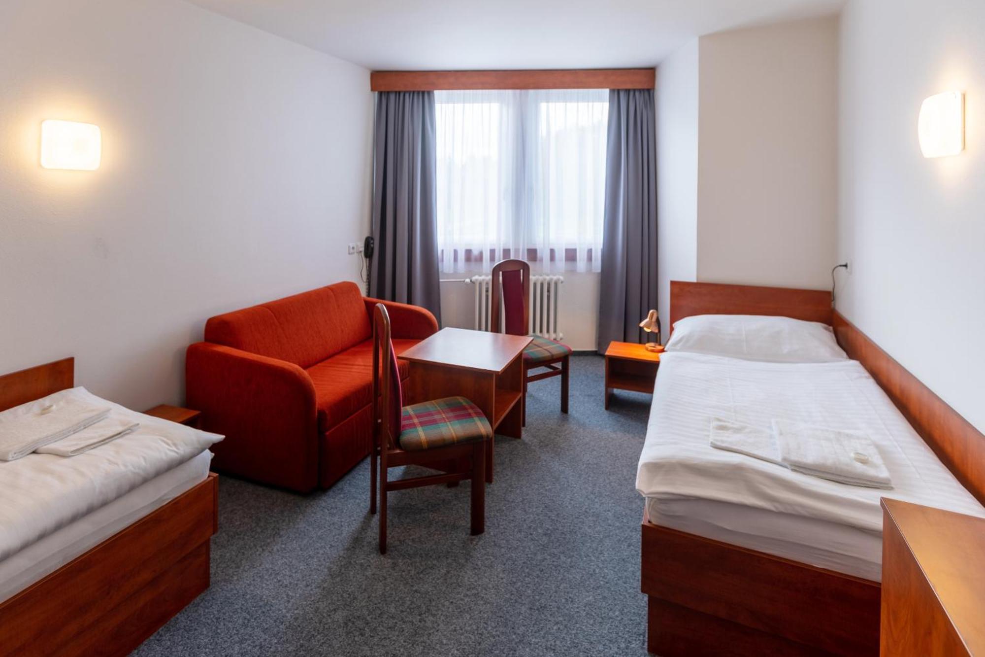 Hotel Regent Horni Branna Eksteriør billede